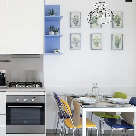 Parisian Chic Retreat - Heart Of 1 Br *